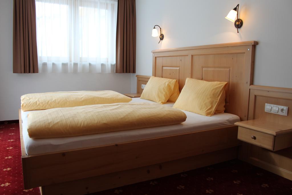 Hotel Garni Dorfblick St. Anton am Arlberg Pokój zdjęcie